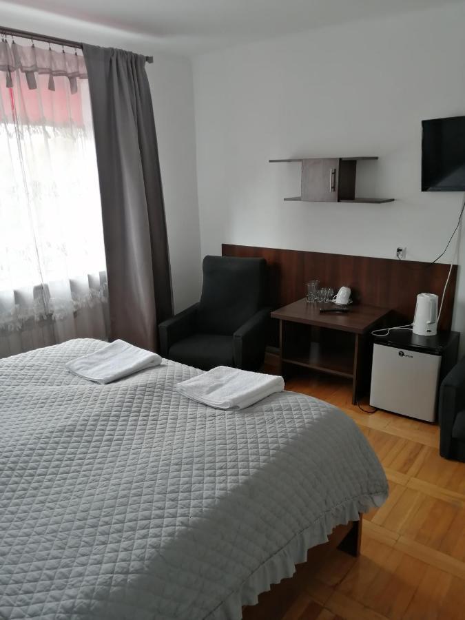 Dukat Hotel Horyniec Bagian luar foto