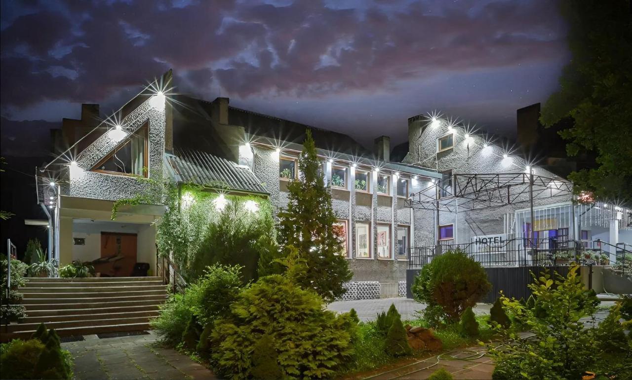 Dukat Hotel Horyniec Bagian luar foto
