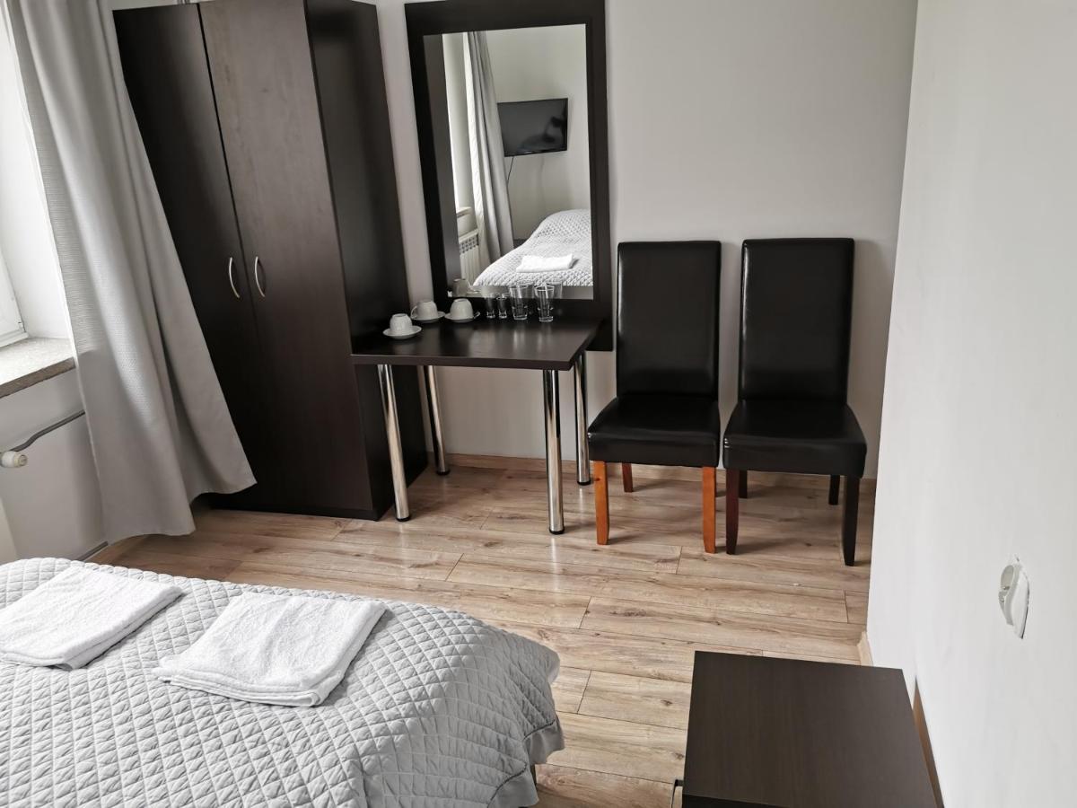Dukat Hotel Horyniec Bagian luar foto
