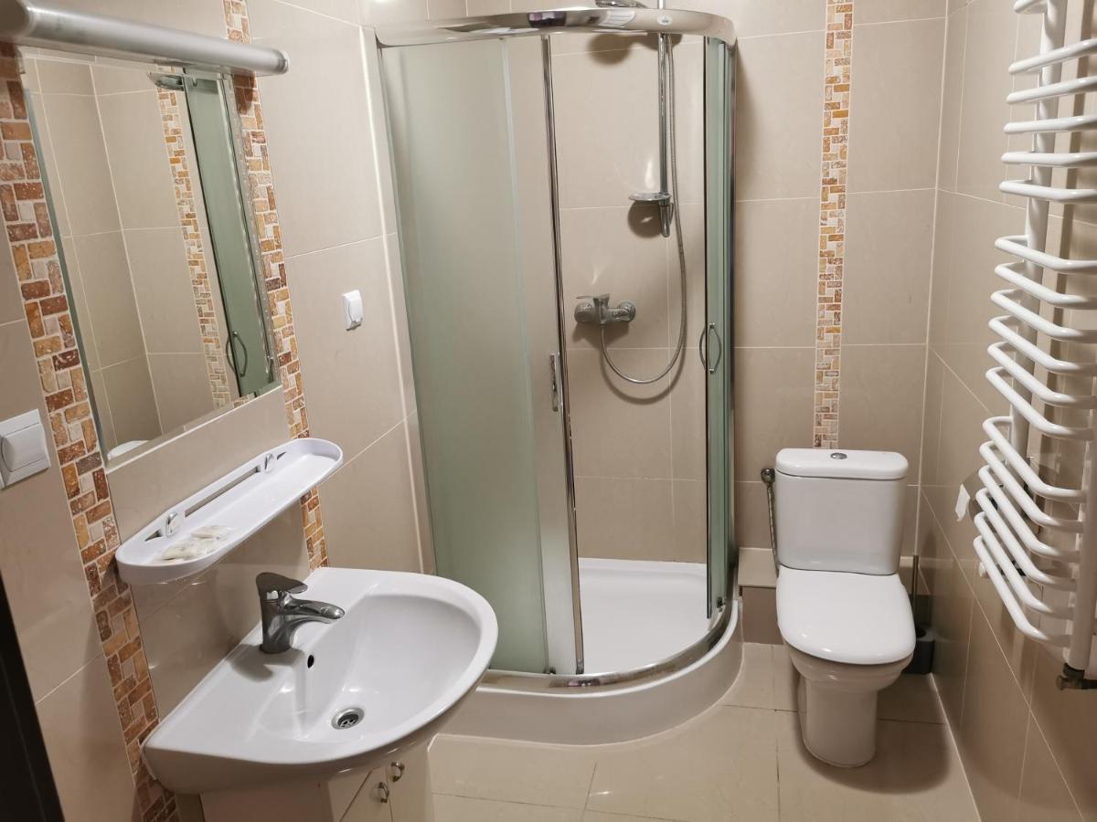 Dukat Hotel Horyniec Bagian luar foto